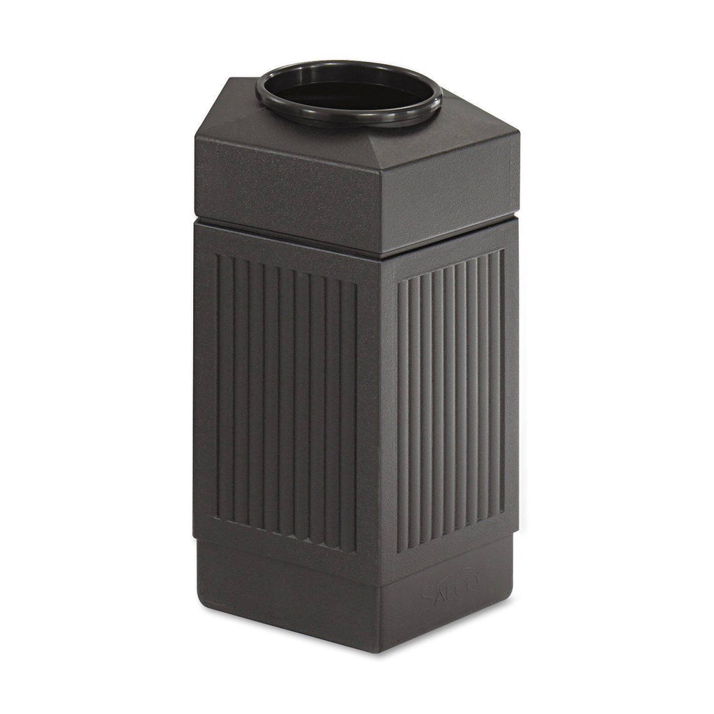 Black 30.1 gal Outdoor Trash Can H591