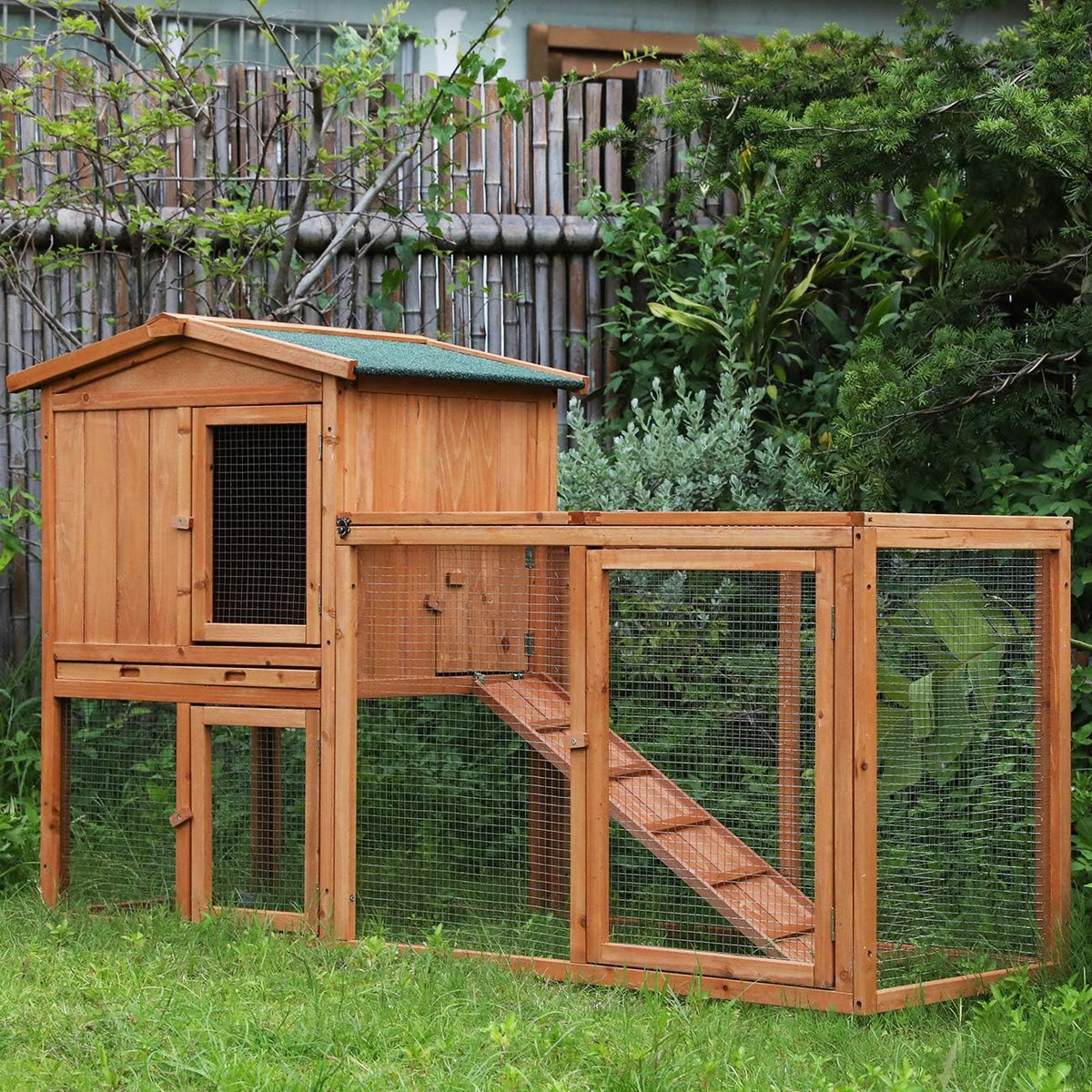 Large Wooden Outdoor Chicken Coop with Removable Tray & Ramp K43023