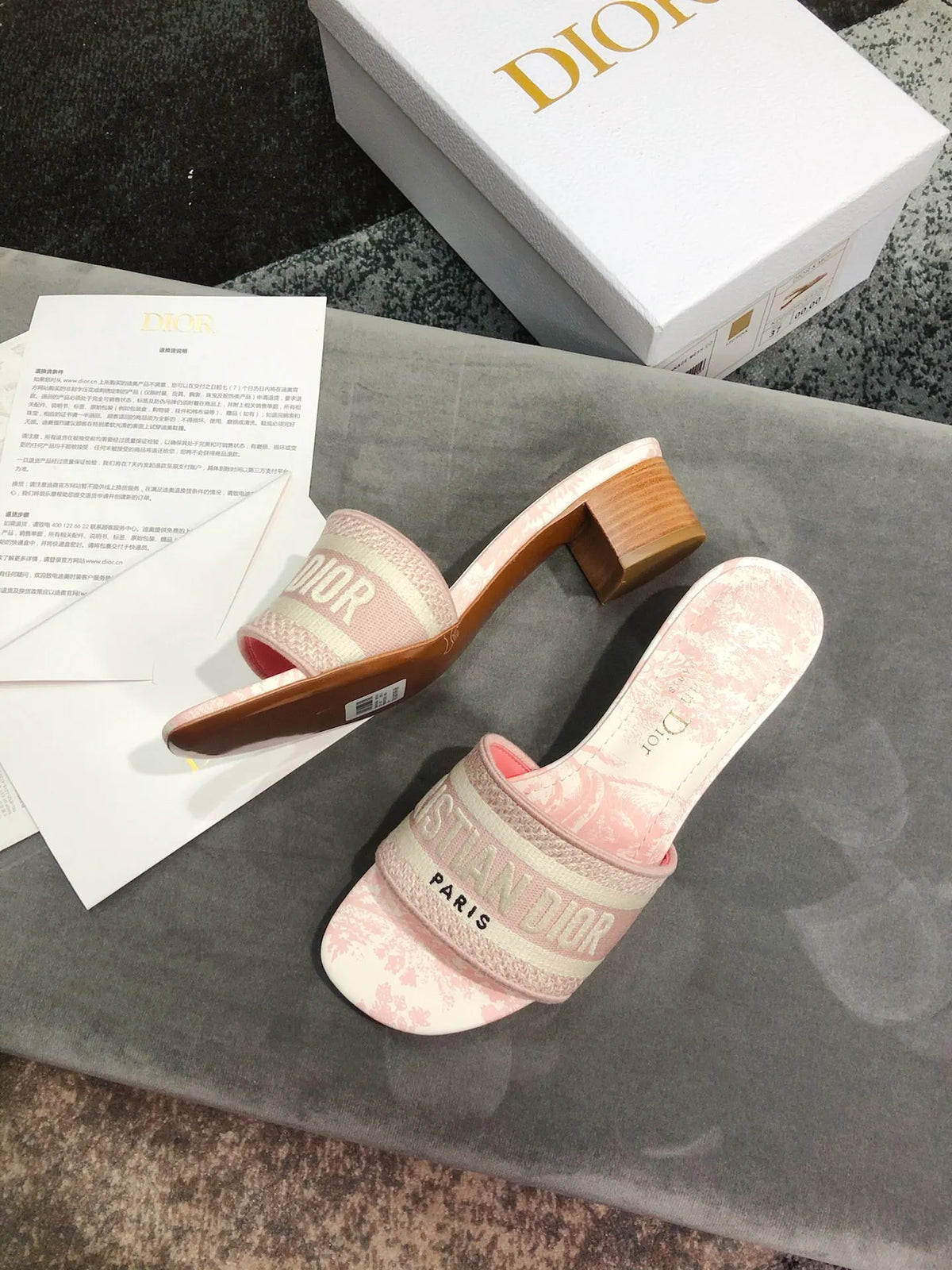 Women Slippers Q16479