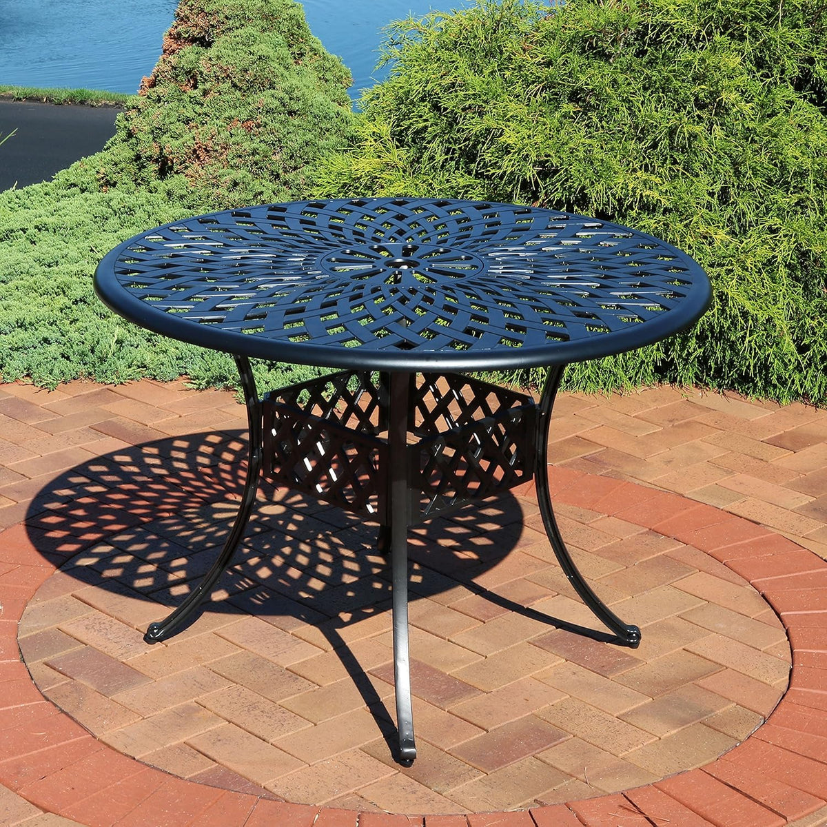 Round Cast Aluminum Patio Dining Table with Umbrella Hole S462519