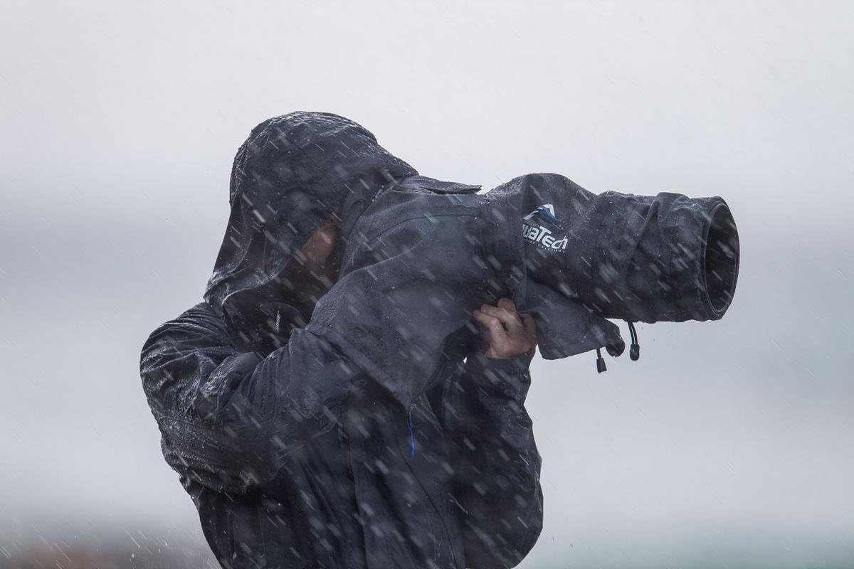 Small Sport Shield Rain Cover for DLSR Cameras F93097