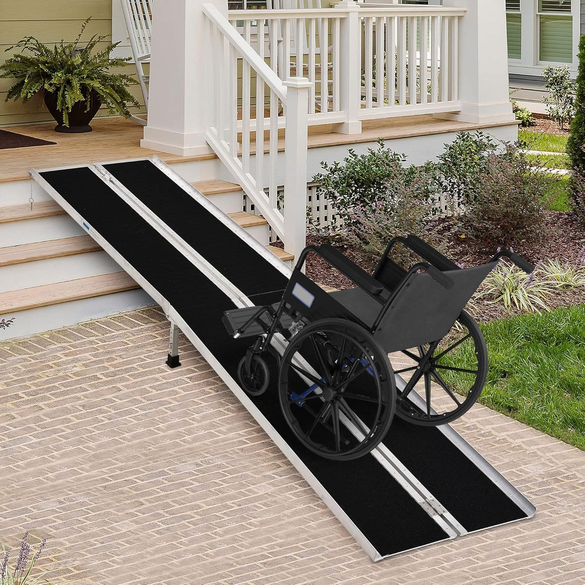 Aluminum Skidproof PVC Carpeted Folding Wheelchair Ramp Q72024