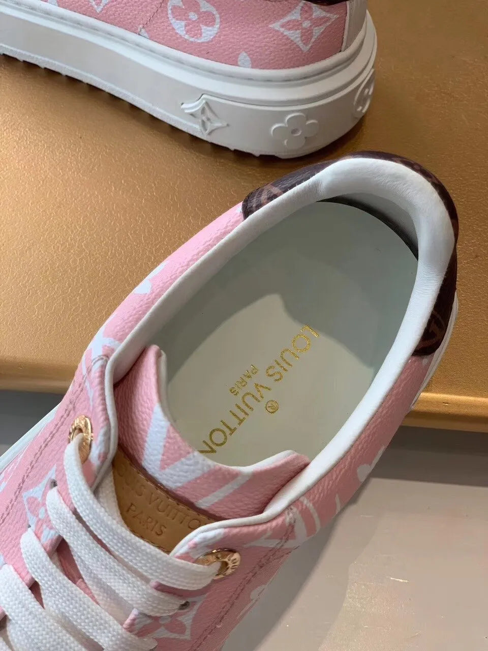 Pink Sneaker X4074
