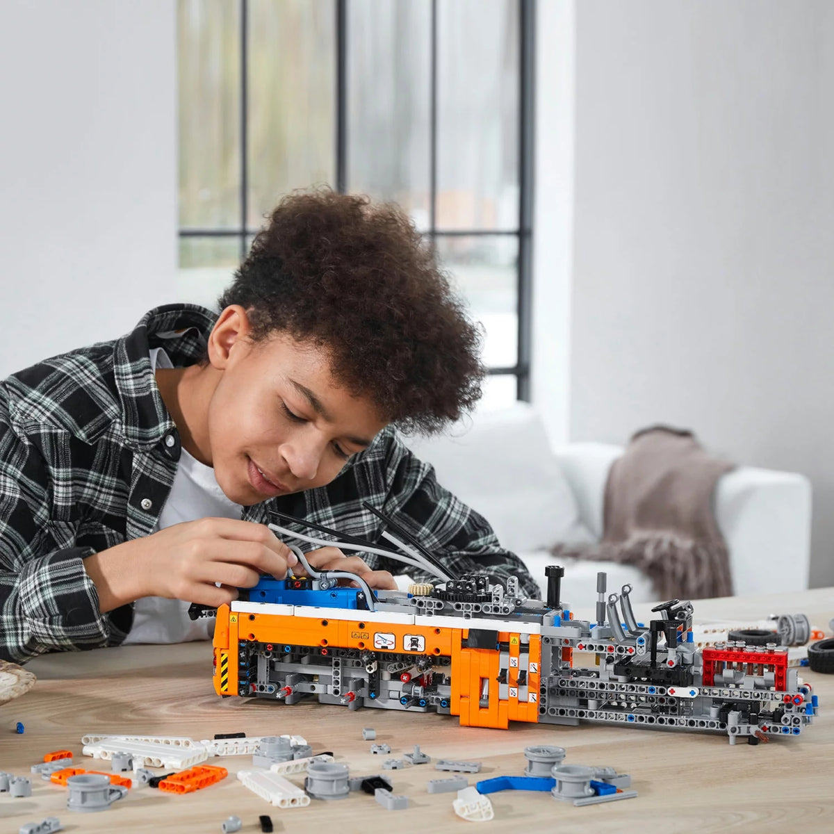 Heavy-Duty Tow Truck Building Set J337