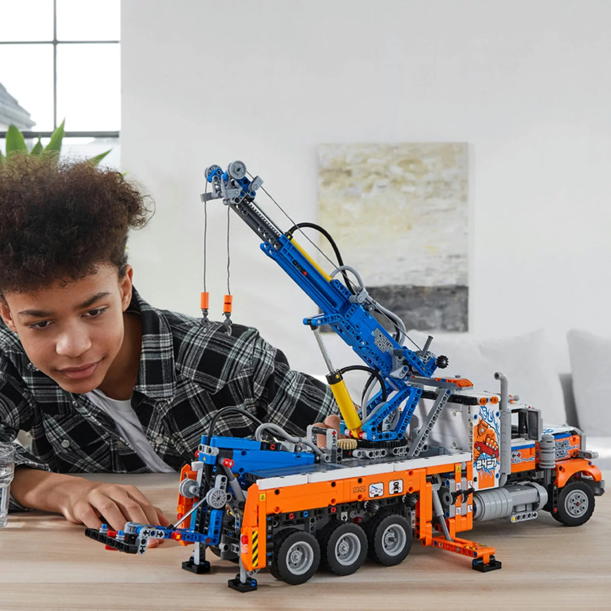 Heavy-Duty Tow Truck Building Set J337
