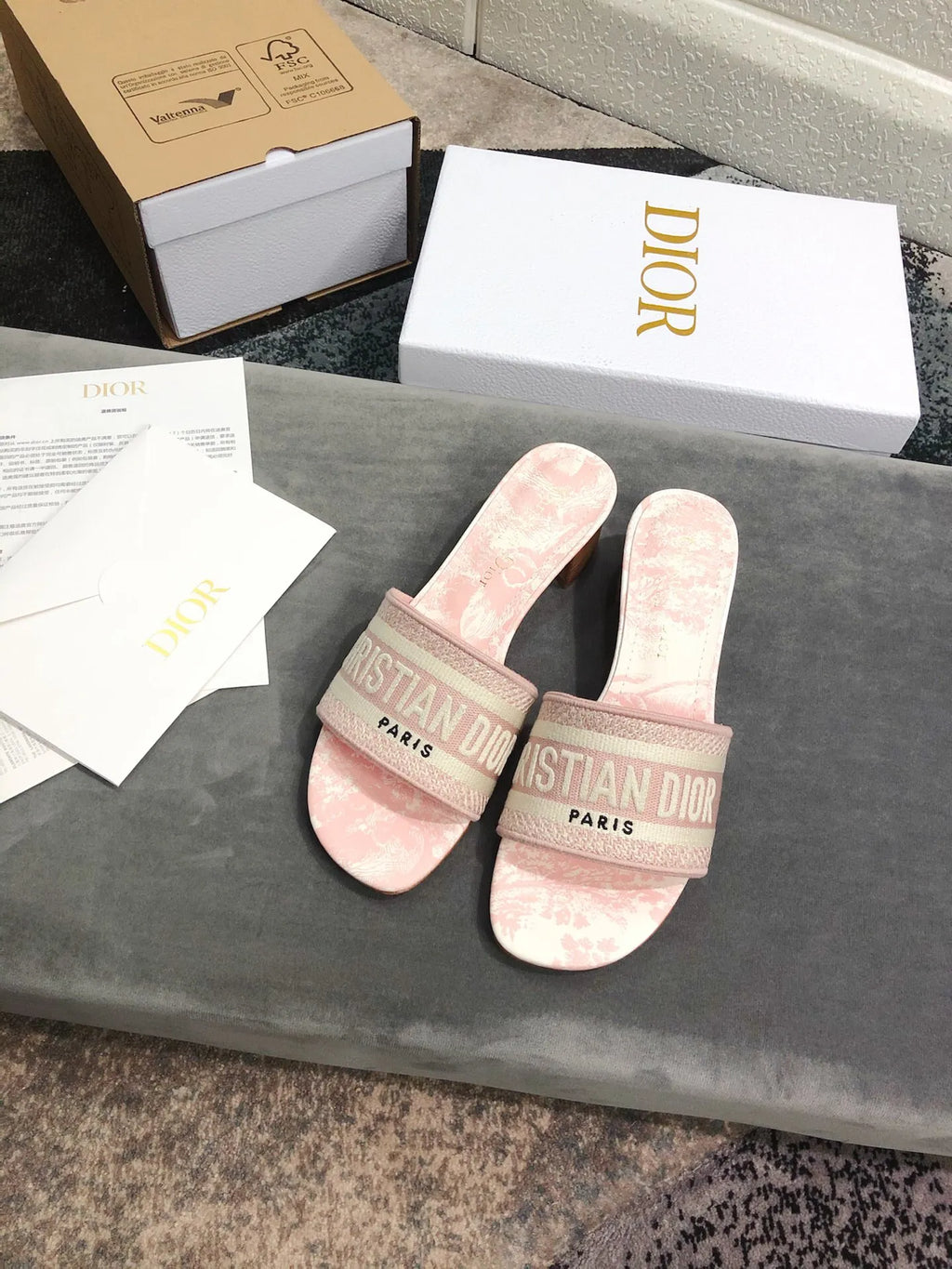 Women Slippers Q16479